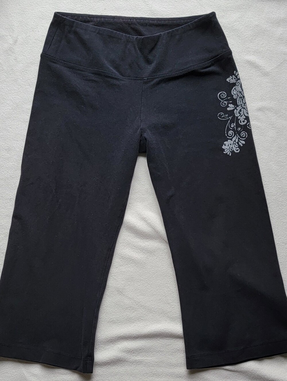 Black Yoga Capri Pants with Side Floral Print